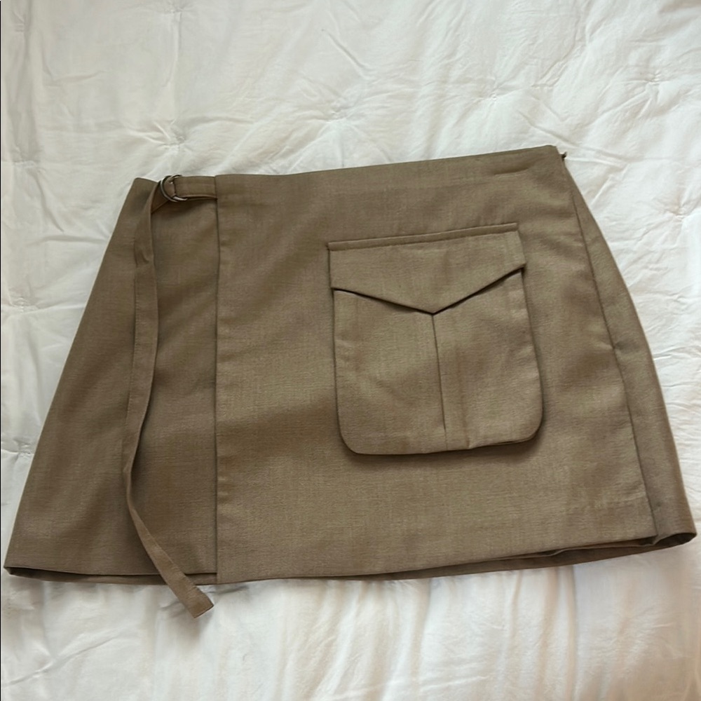 ASTR Khaki Pocket Skirt